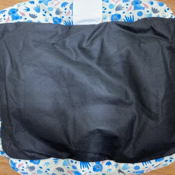 Disney Stitch Pet Bed 20in x 16in x 6in - Picture 4 of 6